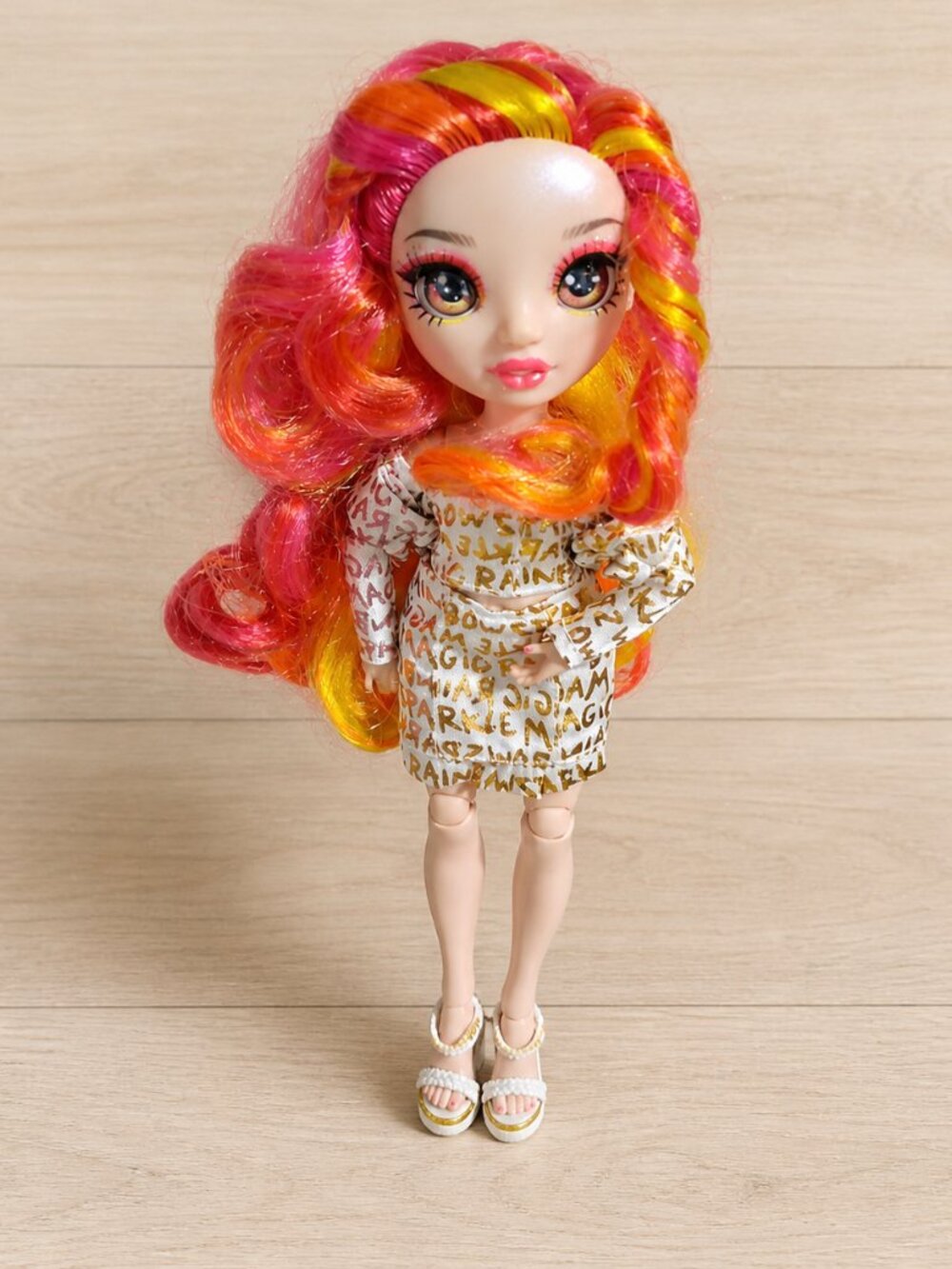 Rainbow High LAUREL DEVIOUS Doll with Red and Yellow Hair New